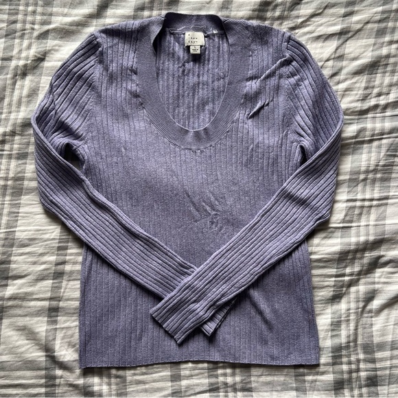 Lavender Round Neck long sleeve top - Picture 2 of 4